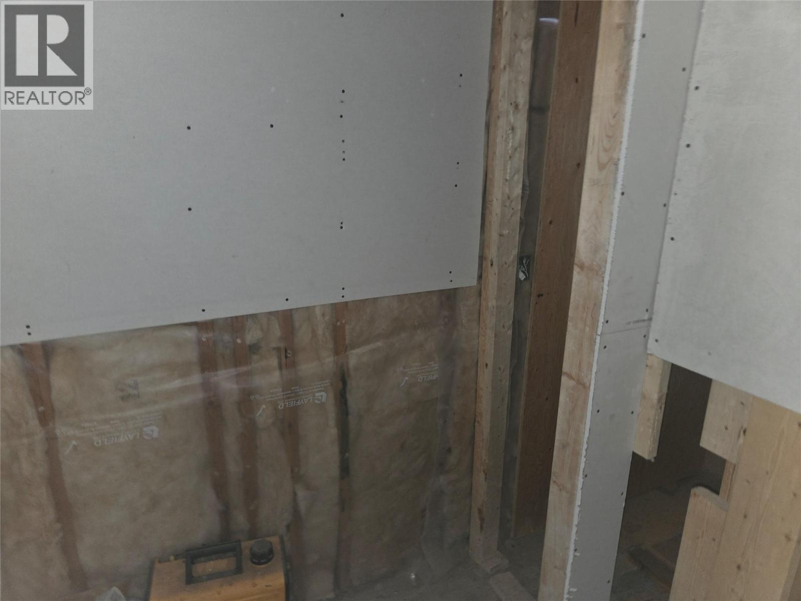 1381 3B Highway, Warfield