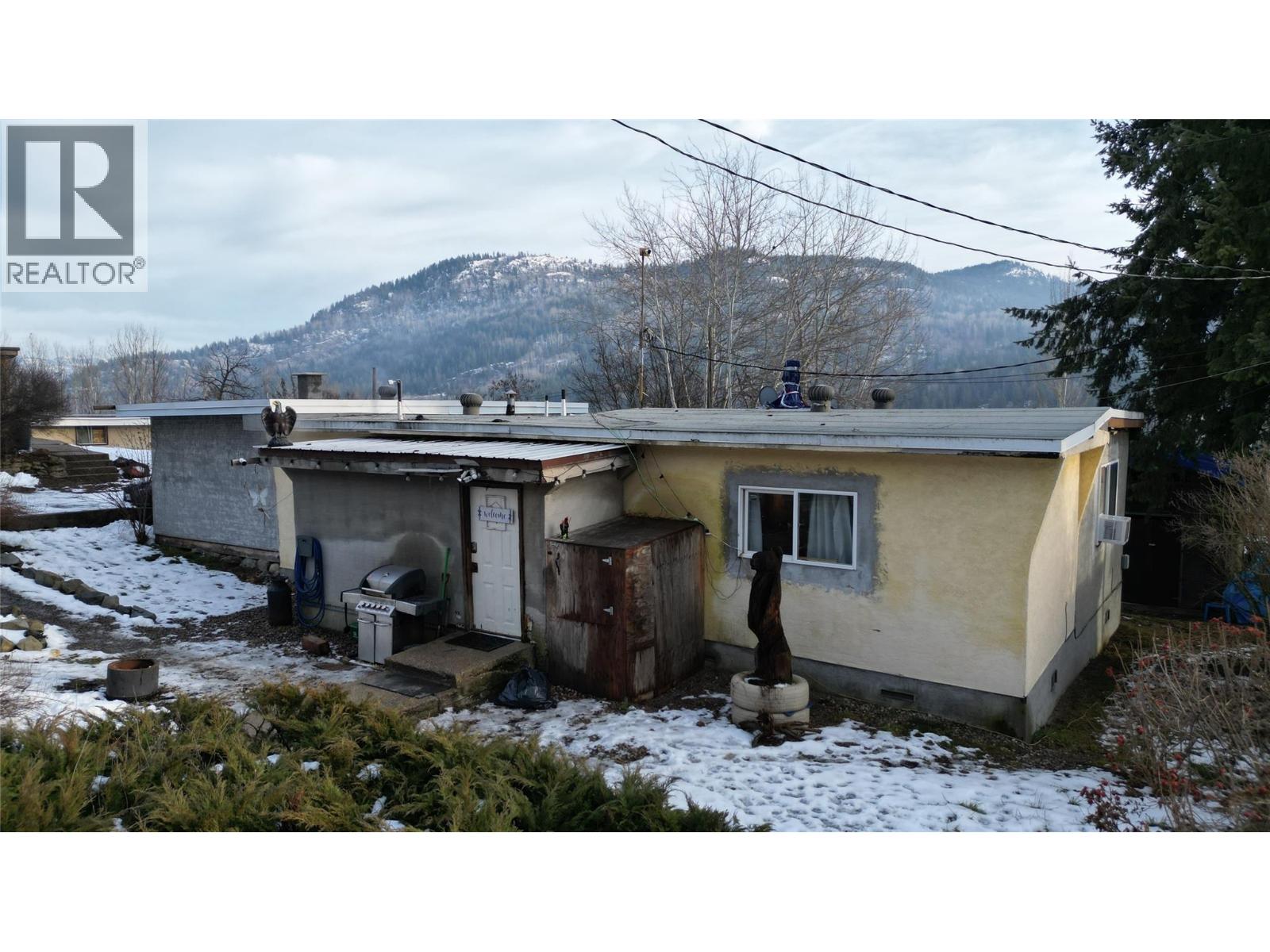 1381 3B Highway, Warfield