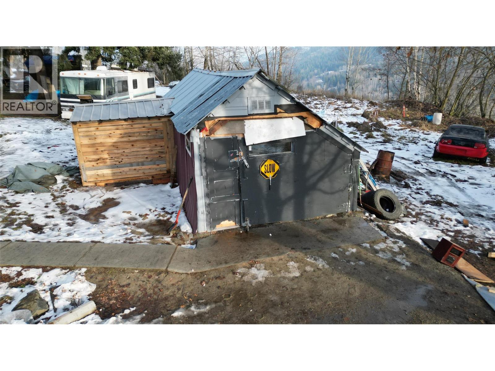 1381 3B Highway, Warfield