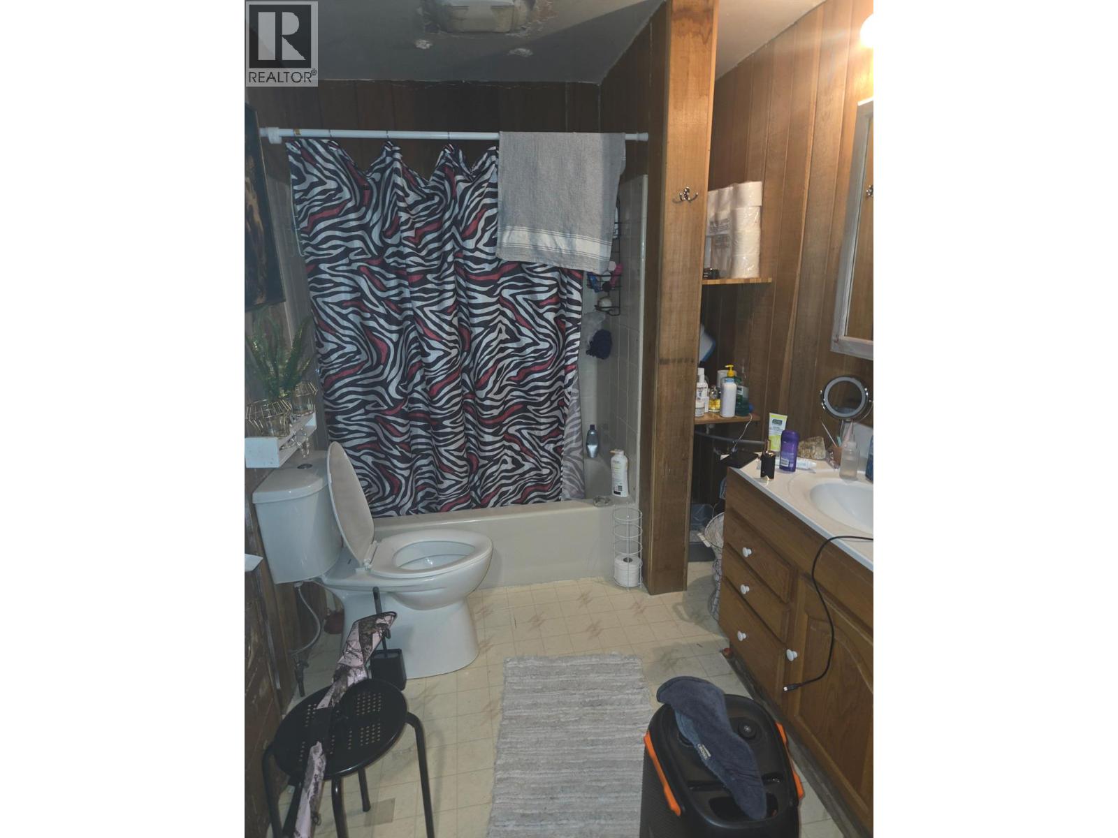 1381 3B Highway, Warfield