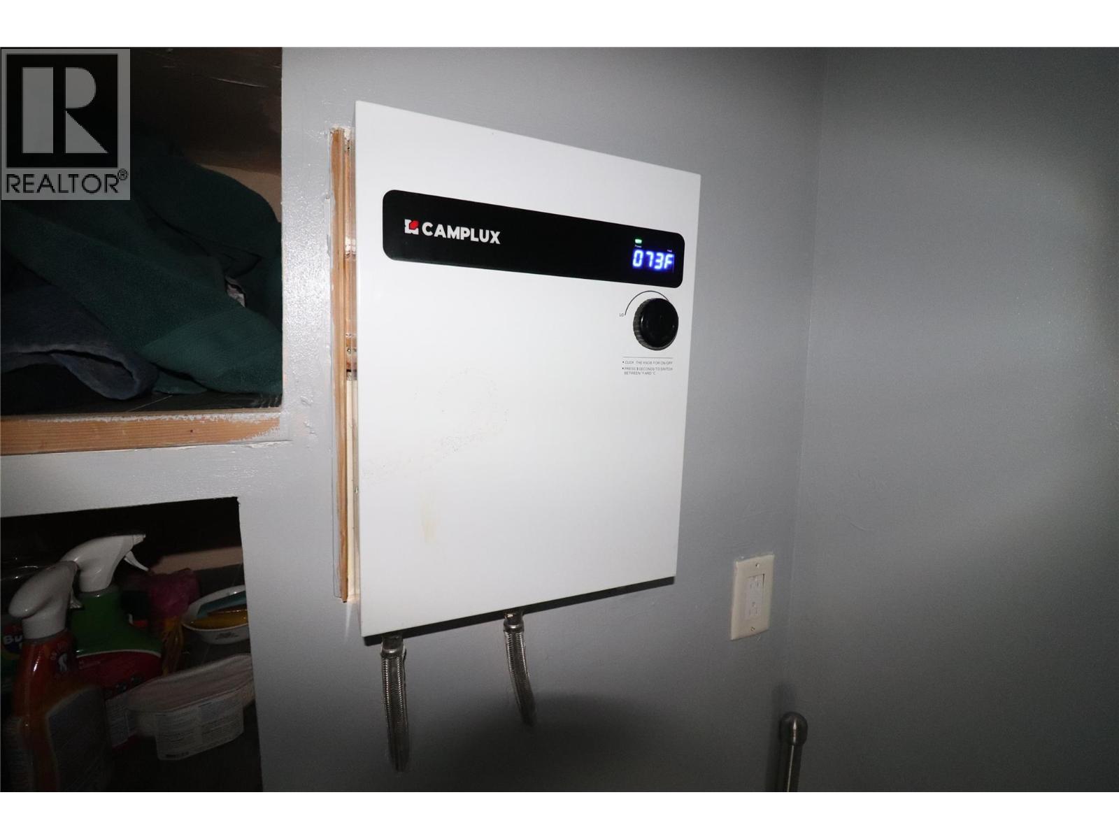 1381 3B Highway, Warfield