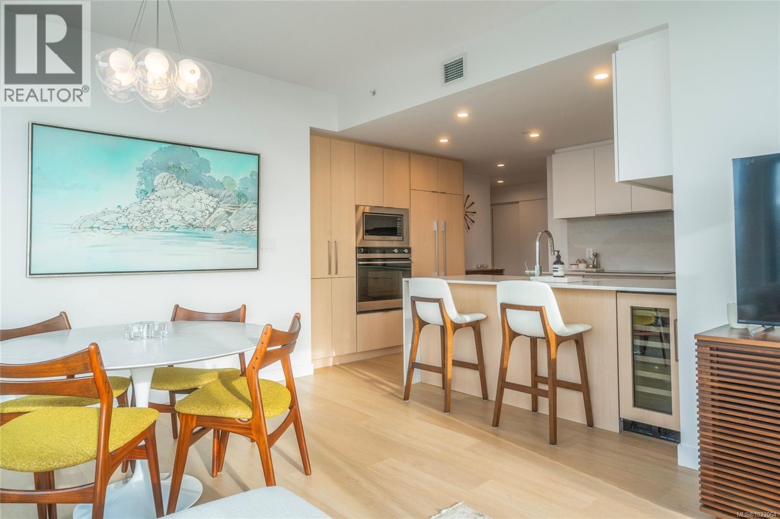 810 1100 Yates Street, Victoria