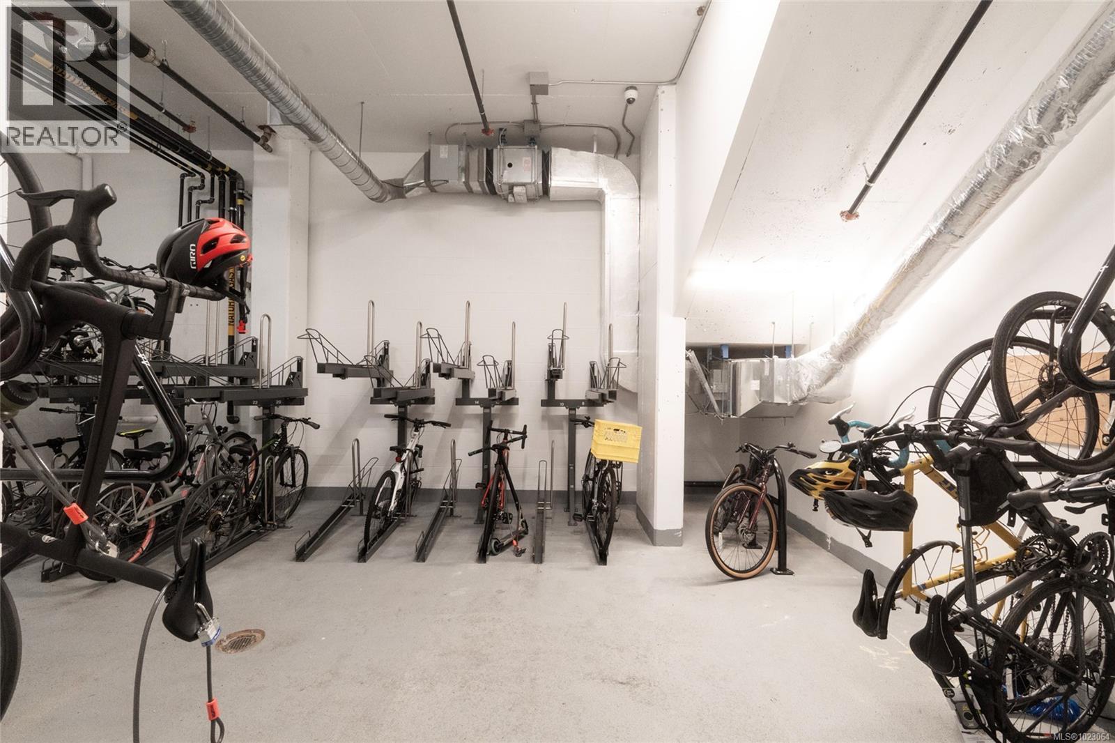 810 1100 Yates Street, Victoria