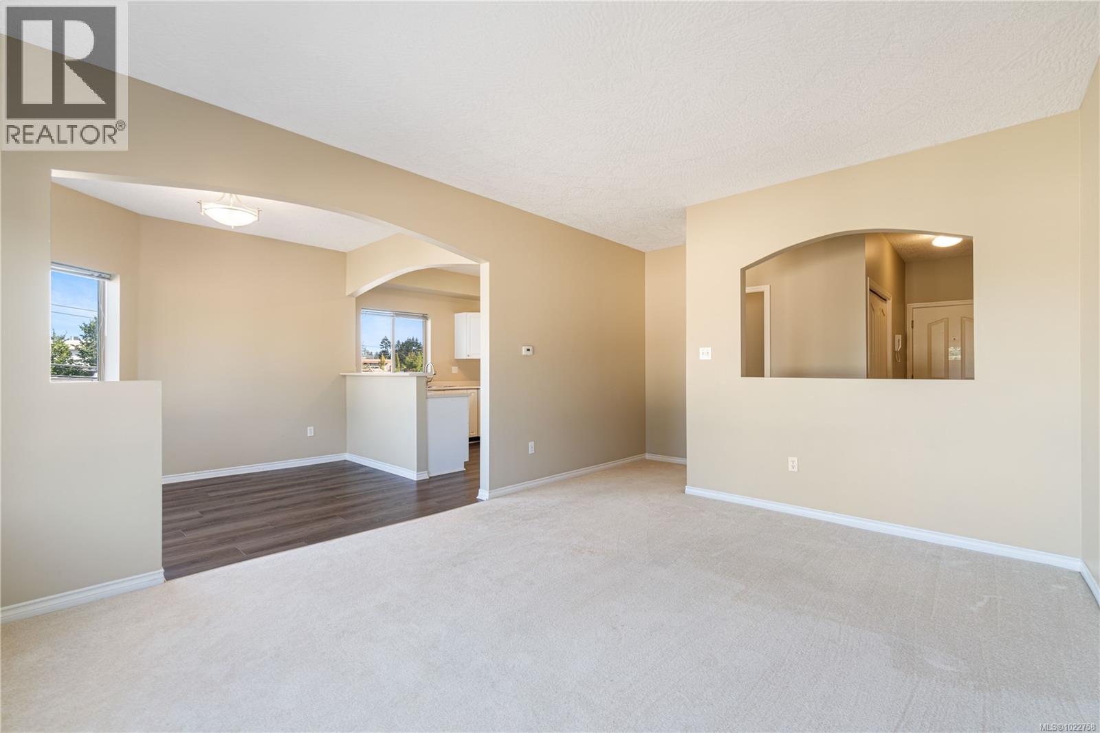 207 125 McCarter St, Parksville