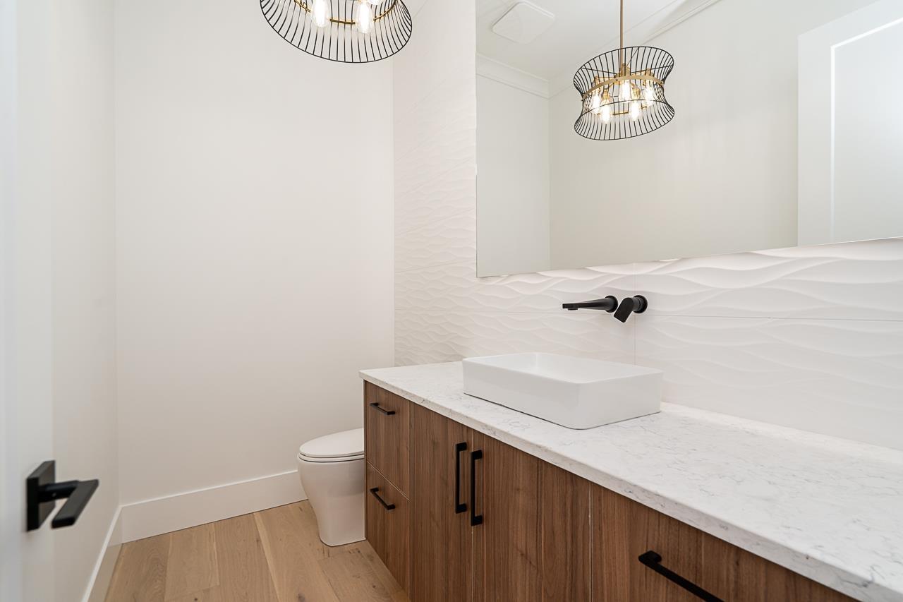 1232 PARKER STREET, White Rock