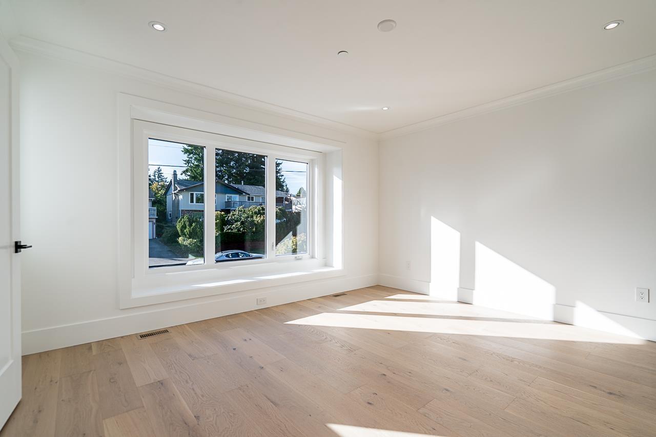 1232 PARKER STREET, White Rock