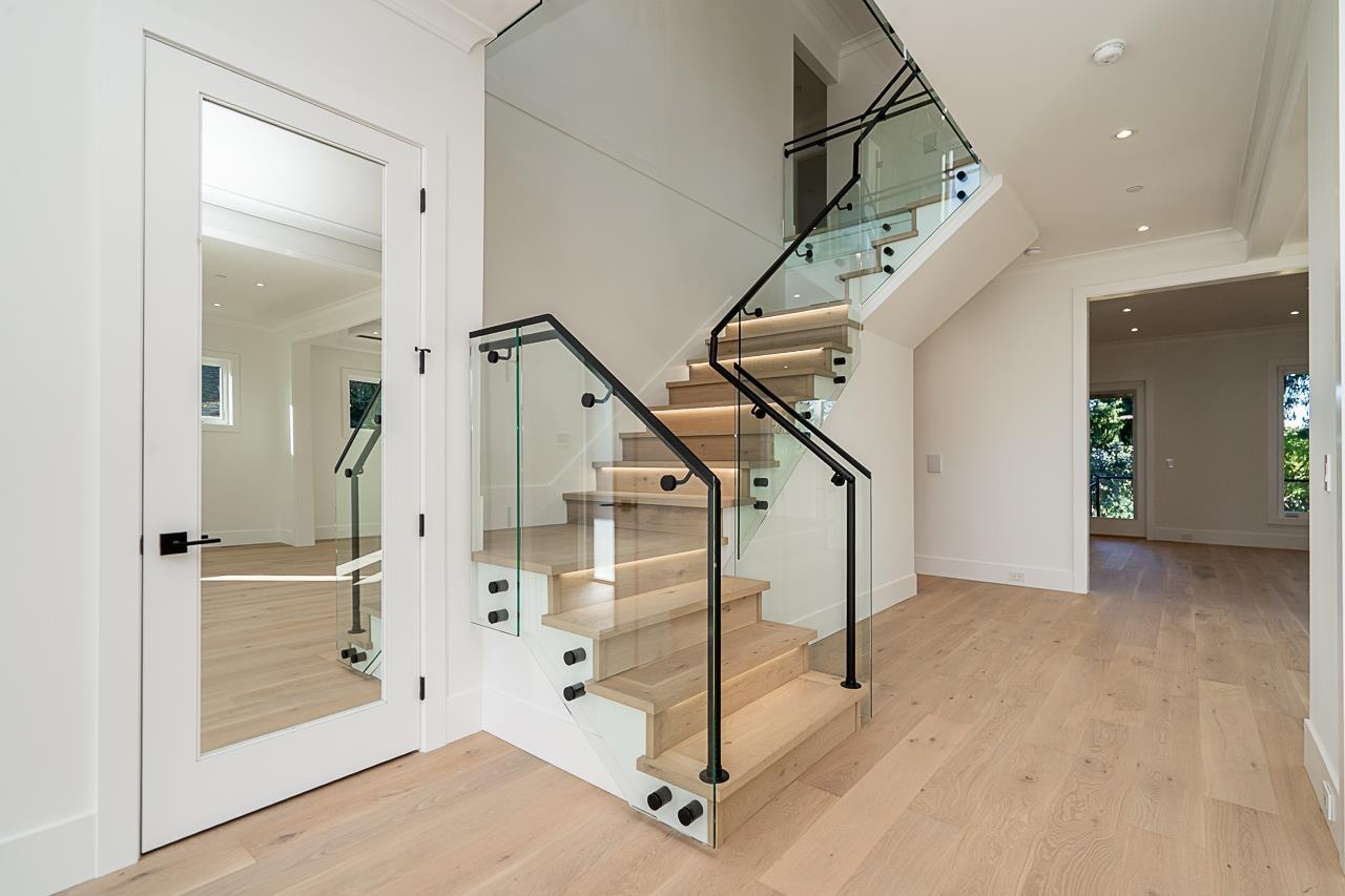 1232 PARKER STREET, White Rock