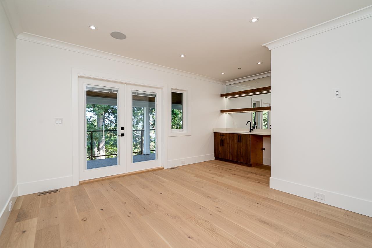 1232 PARKER STREET, White Rock