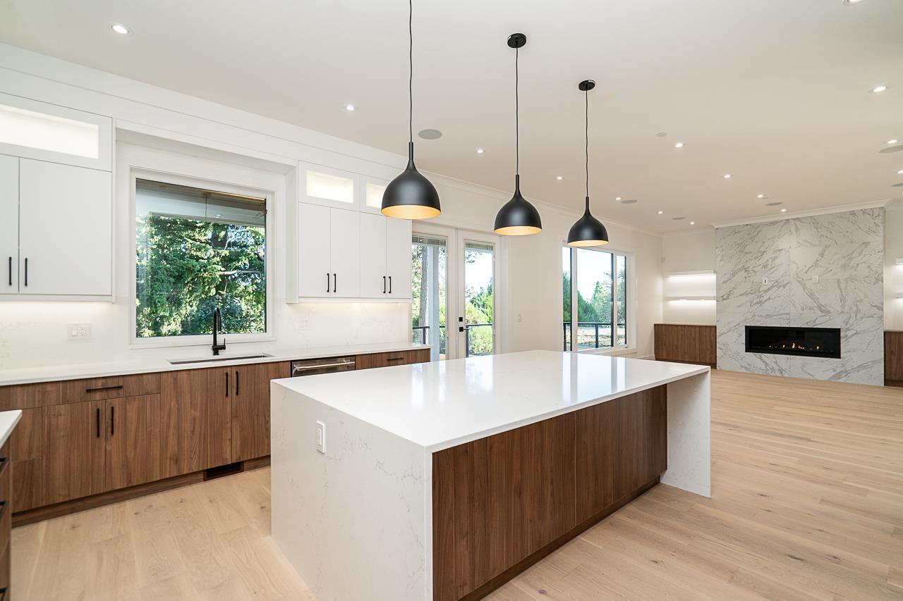 1232 PARKER STREET, White Rock