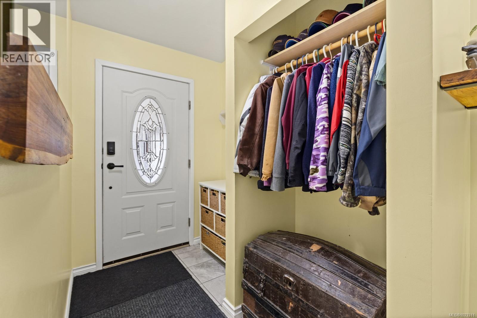 1567 PAULINE ST - 13