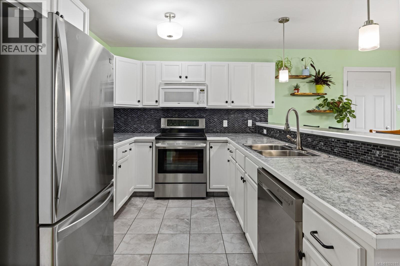 1567 Pauline St - 14