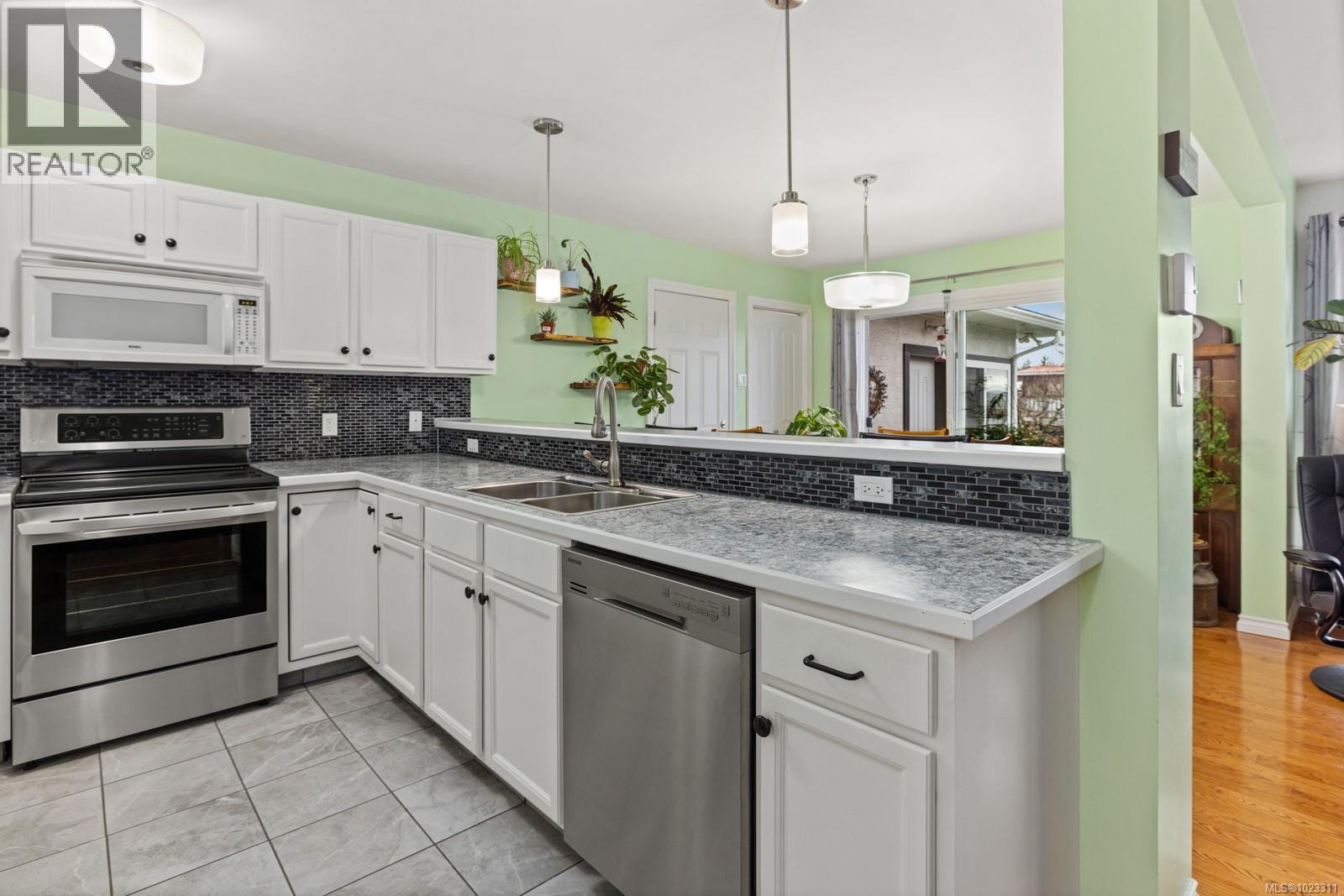 1567 Pauline St - 15