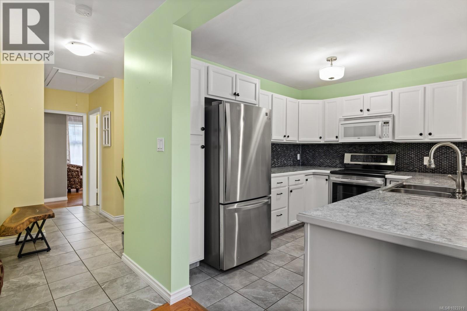 1567 Pauline St - 17