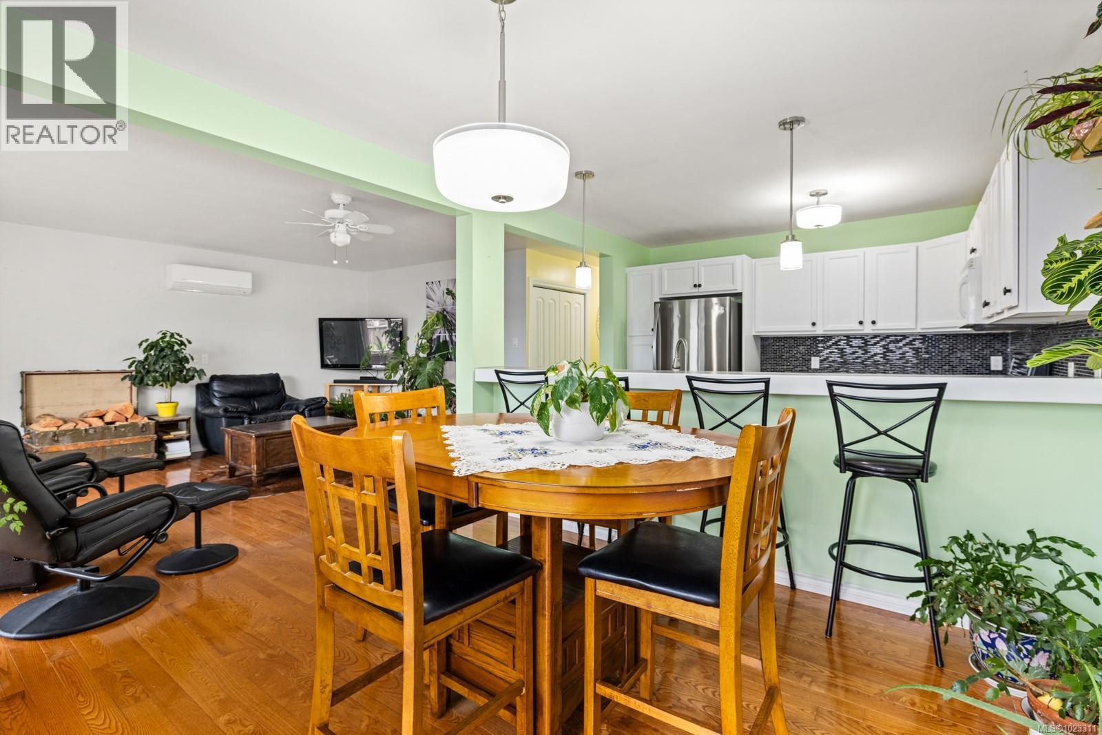 1567 Pauline St - 21