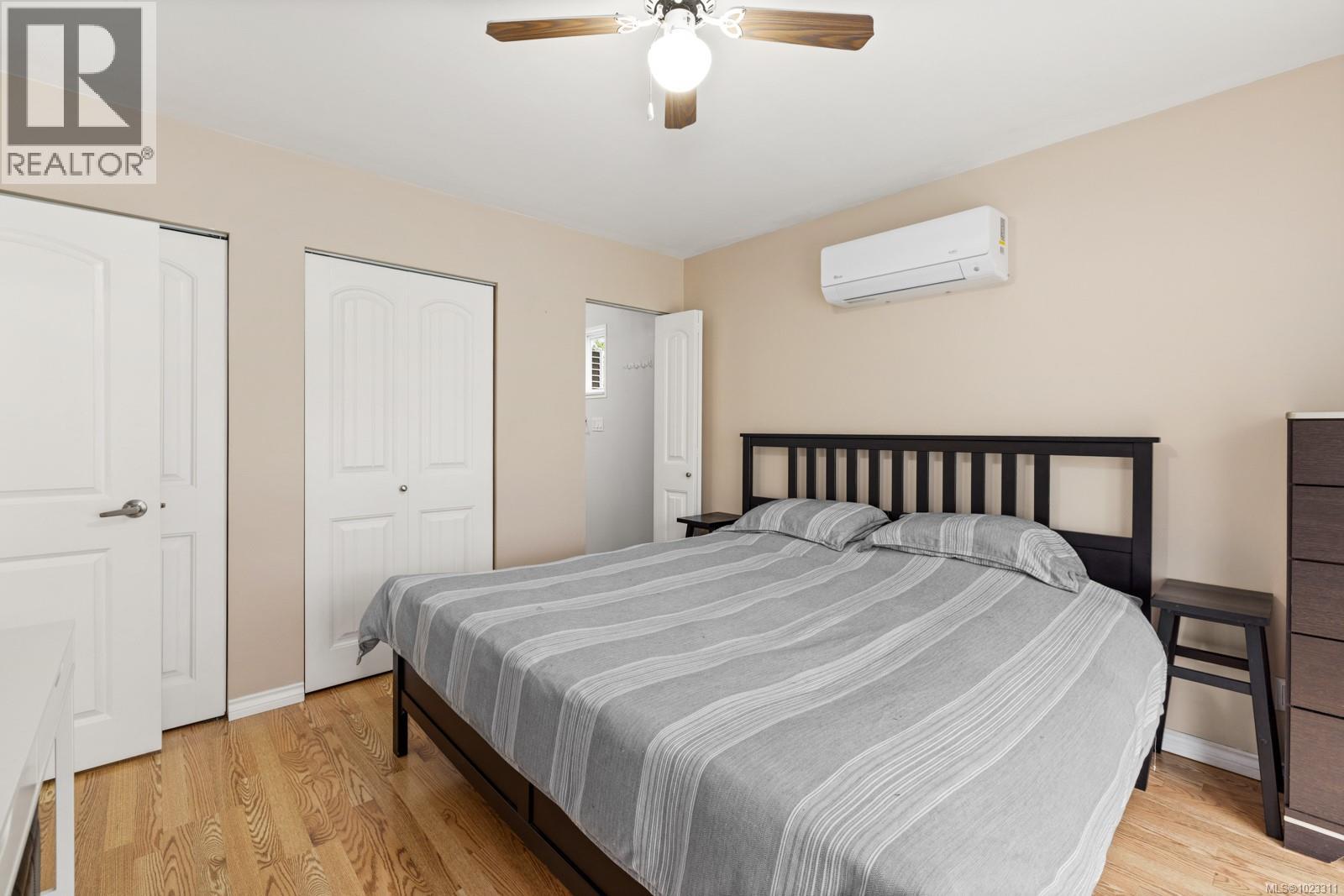 1567 Pauline St - 28