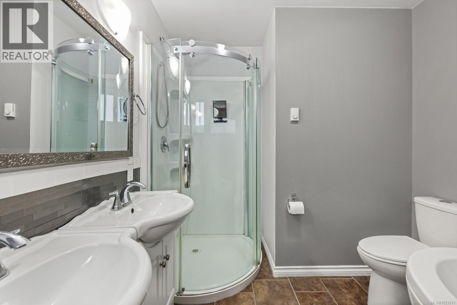 1567 Pauline St - 31