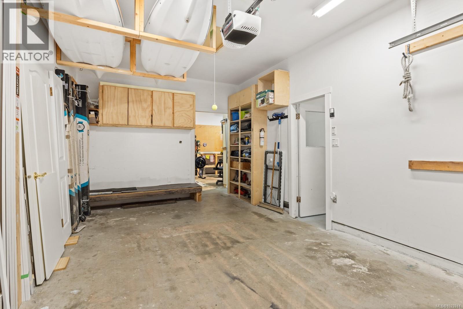 1567 Pauline St - 39