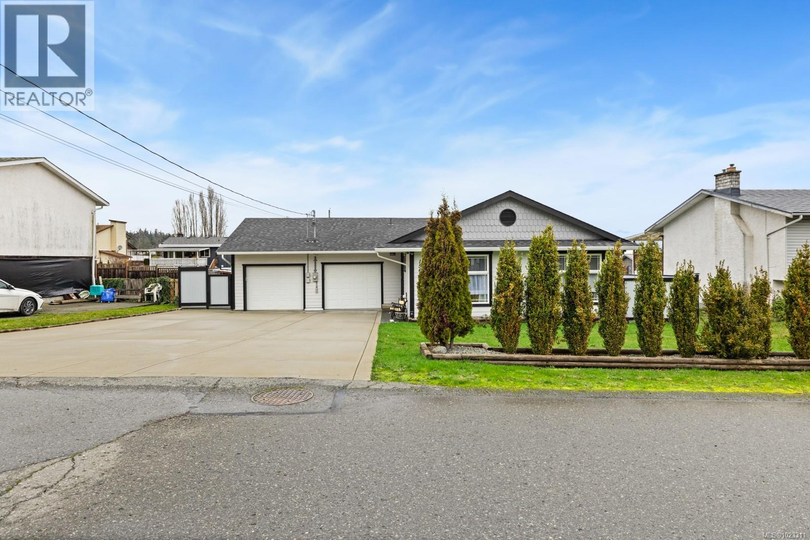 1567 Pauline St - 42