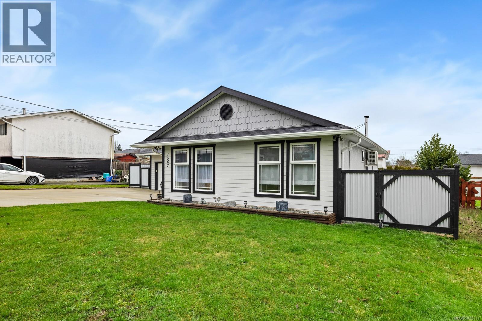 1567 Pauline St - 43