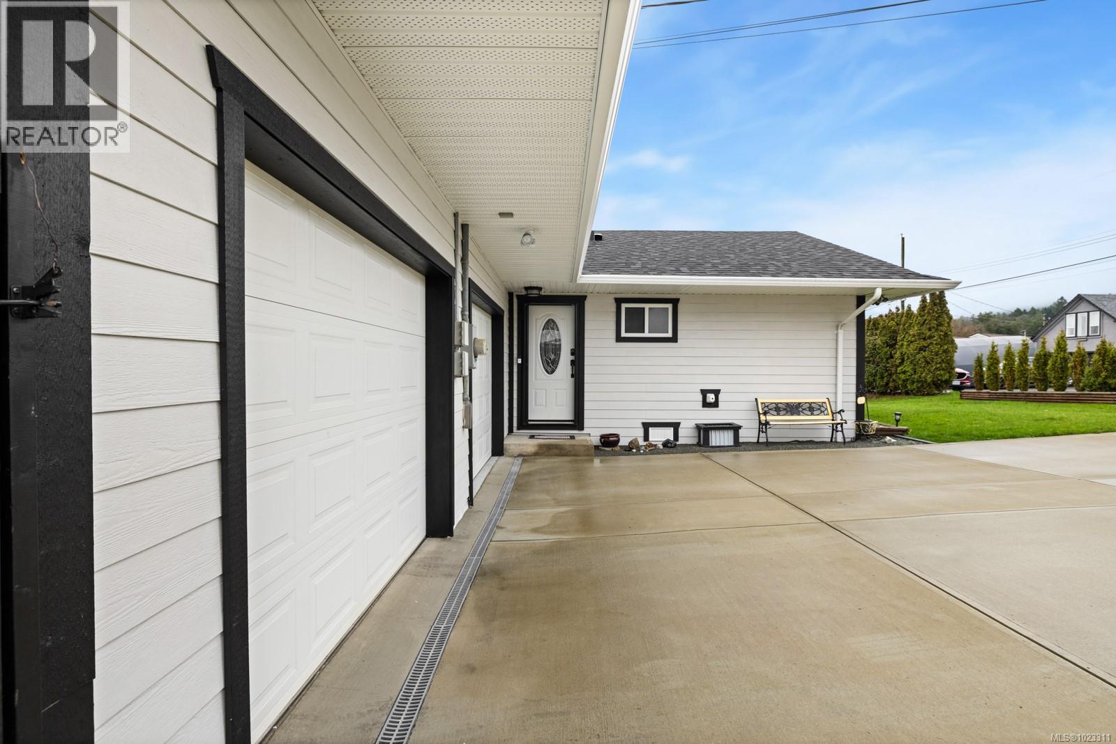 1567 Pauline St - 6