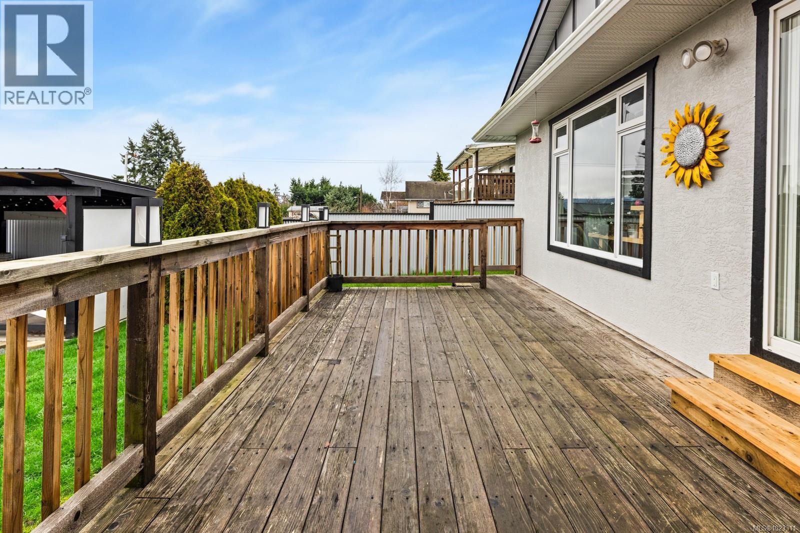1567 Pauline St - 7