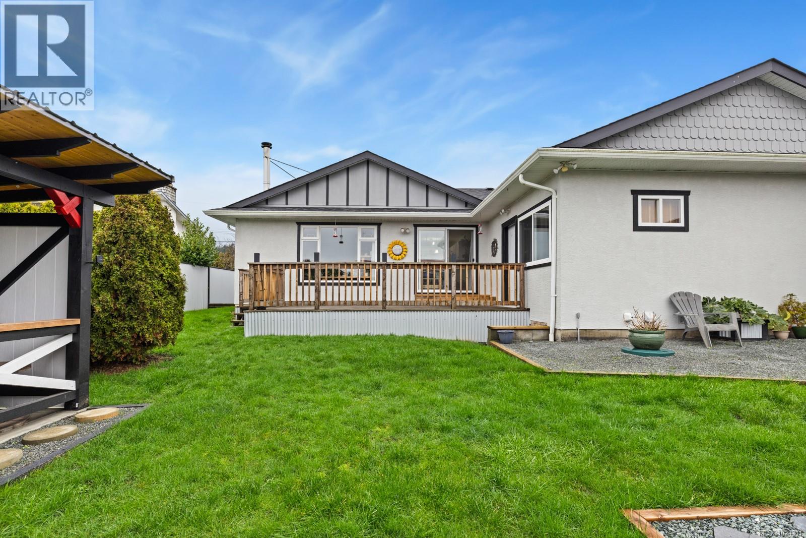 1567 Pauline St - 9