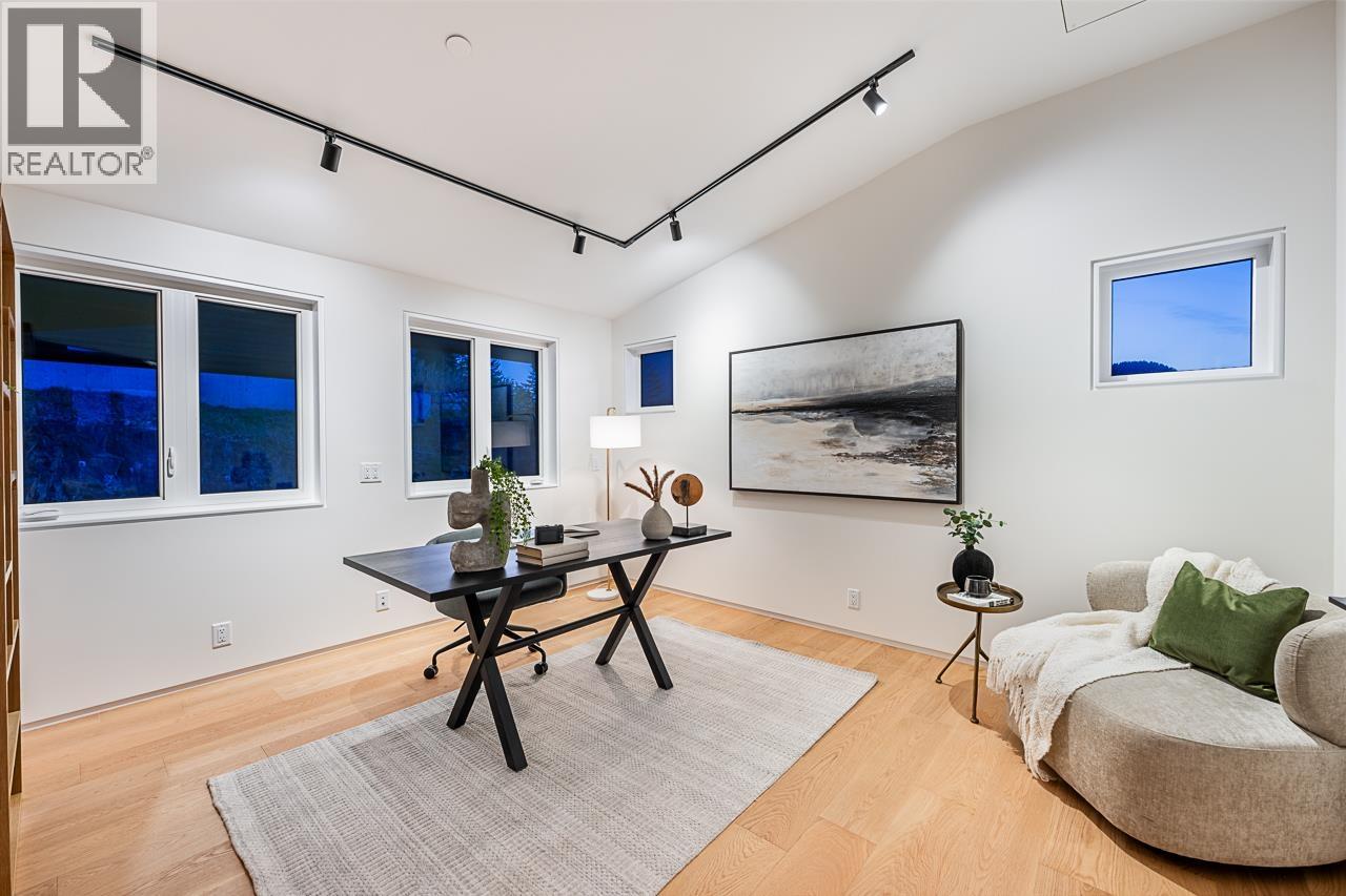 885 RIVENDELL DRIVE, Bowen Island