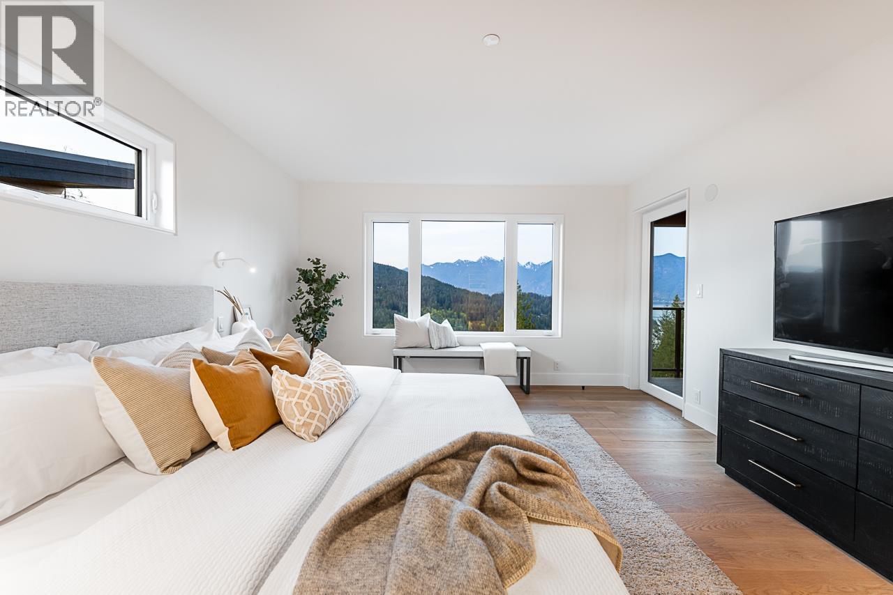 885 RIVENDELL DRIVE, Bowen Island