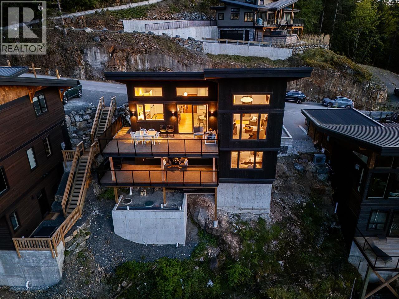 885 RIVENDELL DRIVE, Bowen Island