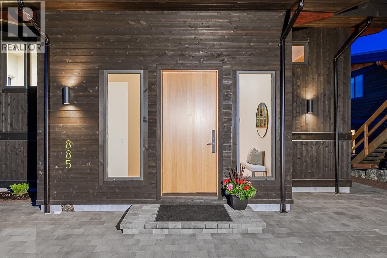 885 RIVENDELL DRIVE, Bowen Island