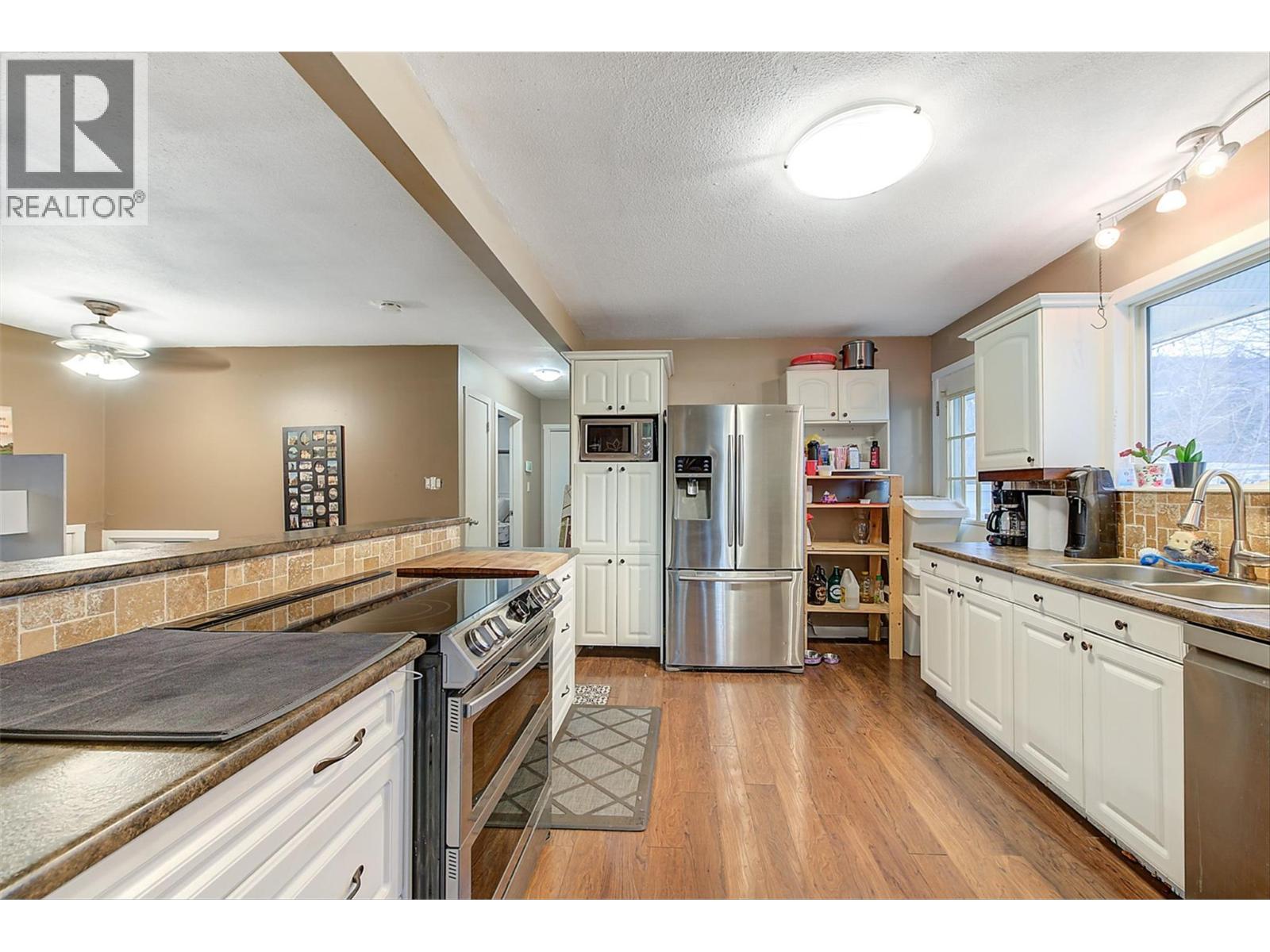  964 Tronson Drive, Kelowna