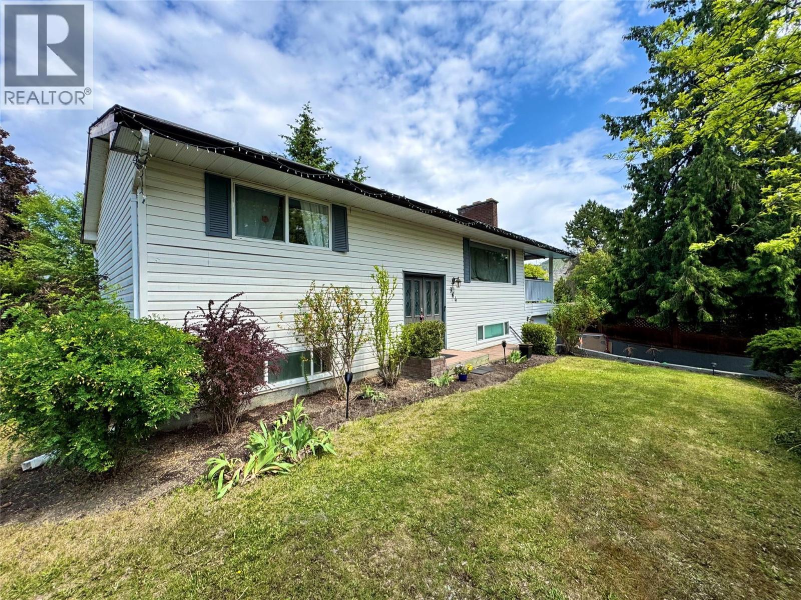  964 Tronson Drive, Kelowna