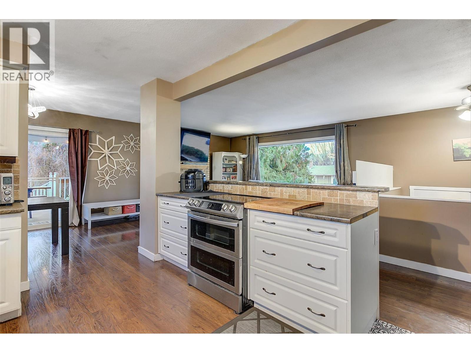  964 Tronson Drive, Kelowna