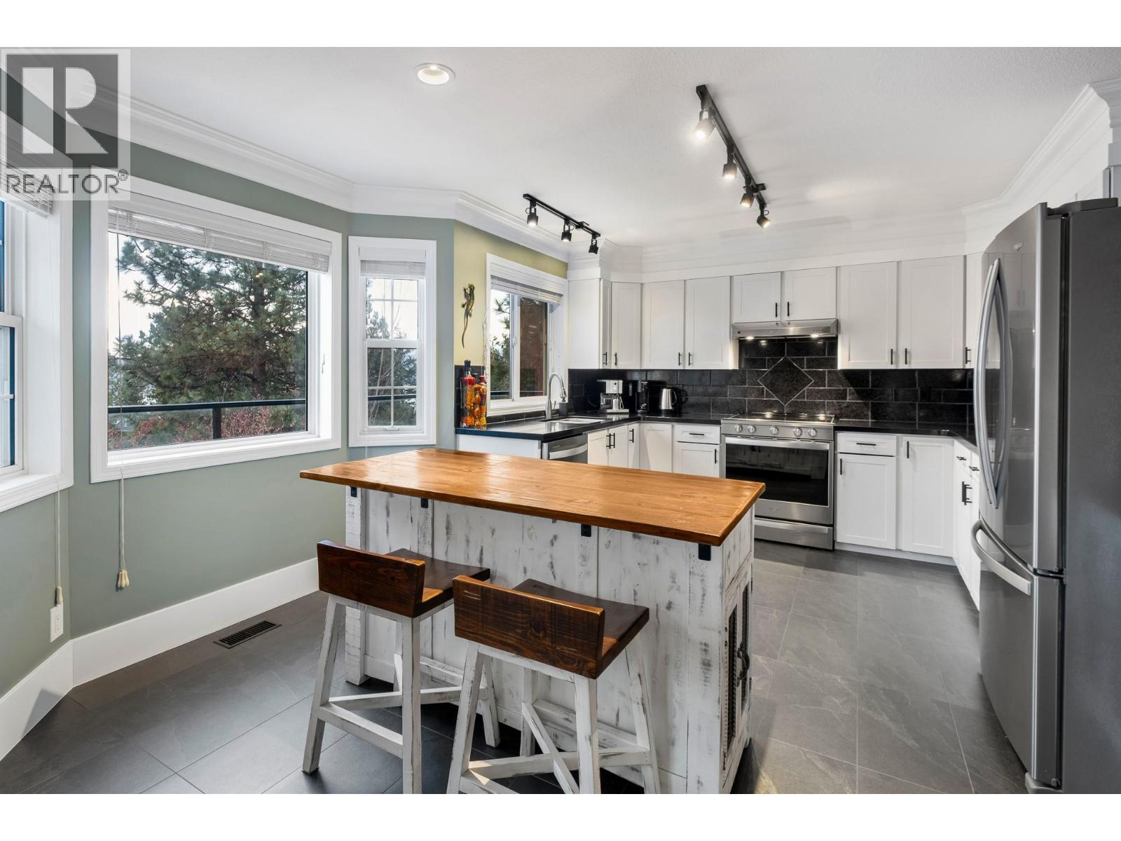  3920 Trepanier Heights Avenue, Peachland