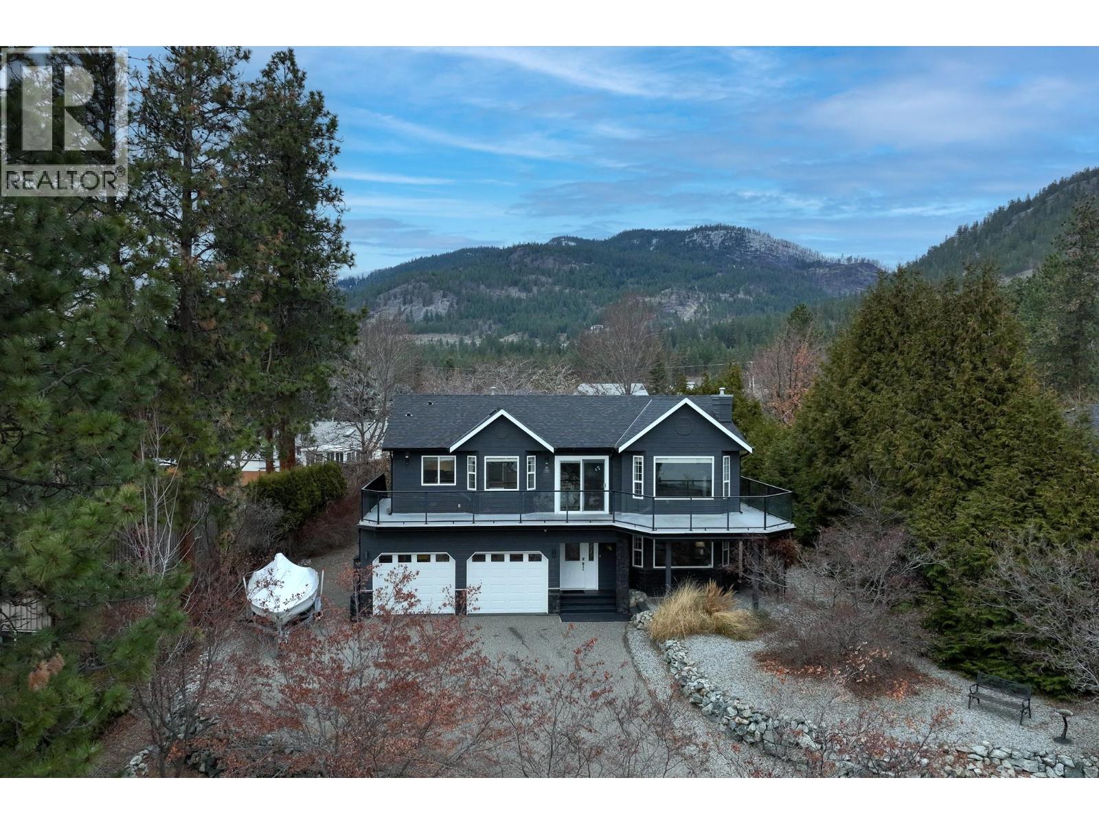  3920 Trepanier Heights Avenue, Peachland