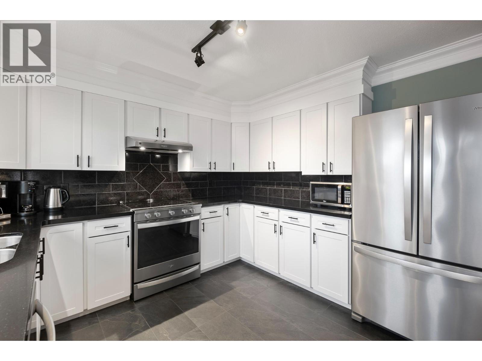  3920 Trepanier Heights Avenue, Peachland