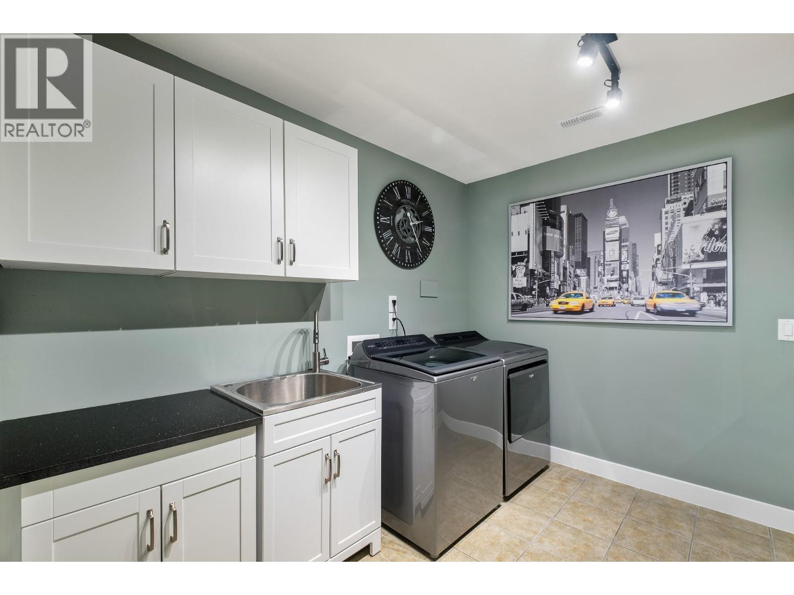  3920 Trepanier Heights Avenue, Peachland