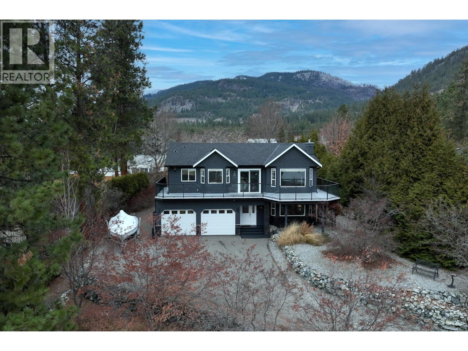  3920 Trepanier Heights Avenue, Peachland