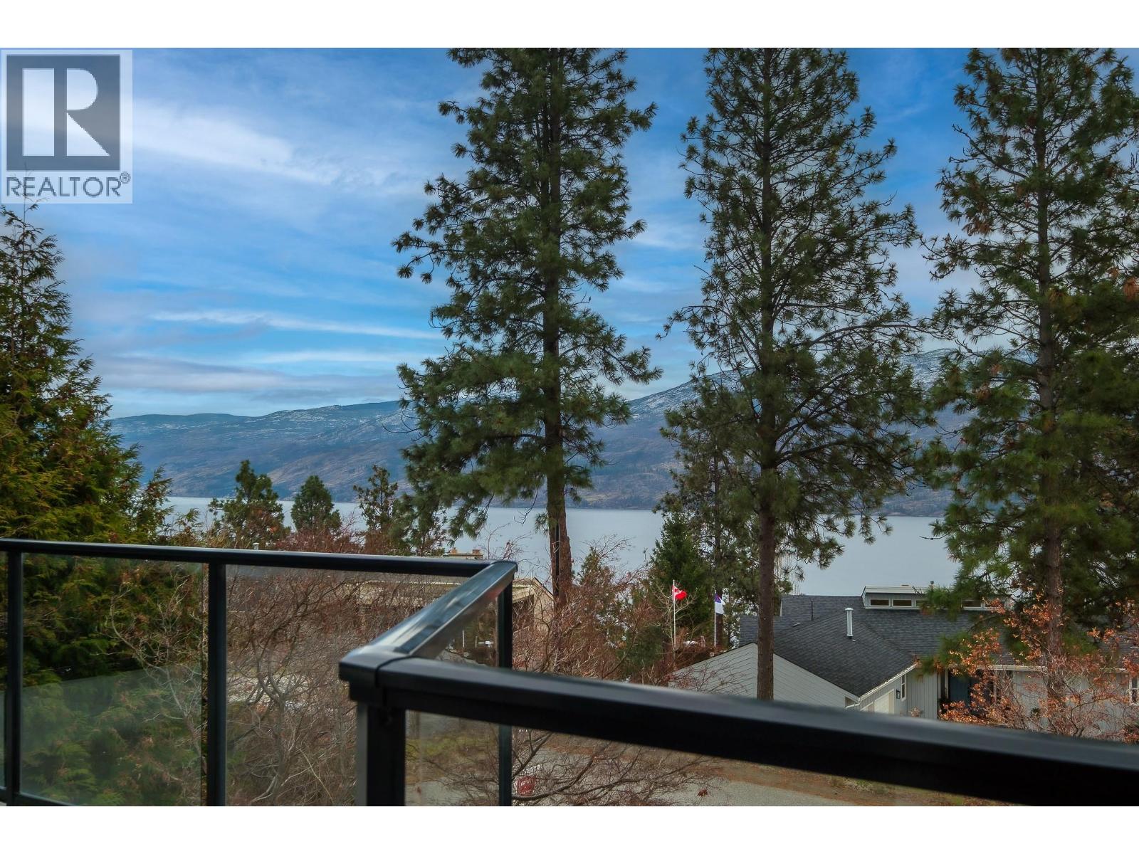  3920 Trepanier Heights Avenue, Peachland