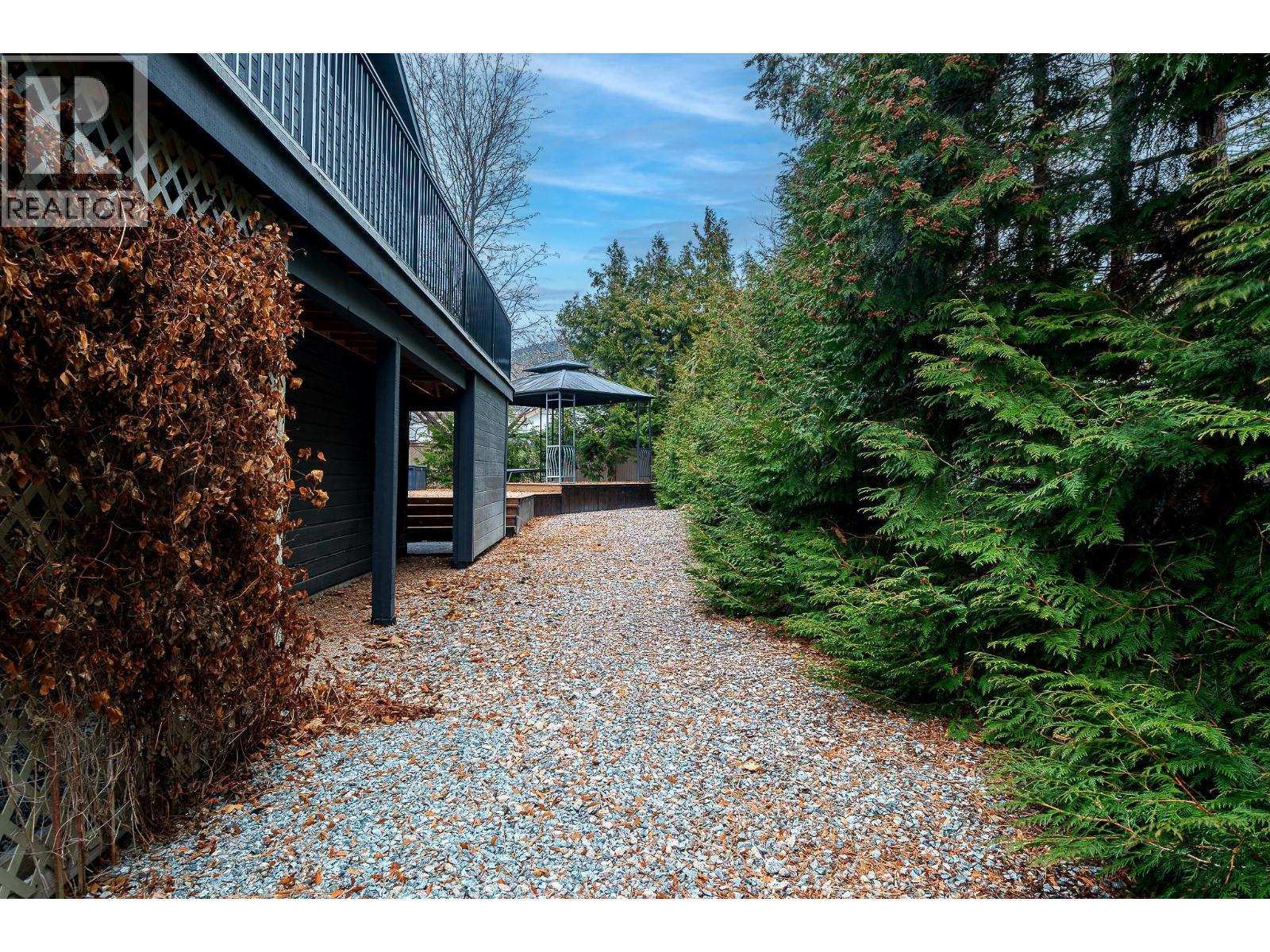  3920 Trepanier Heights Avenue, Peachland