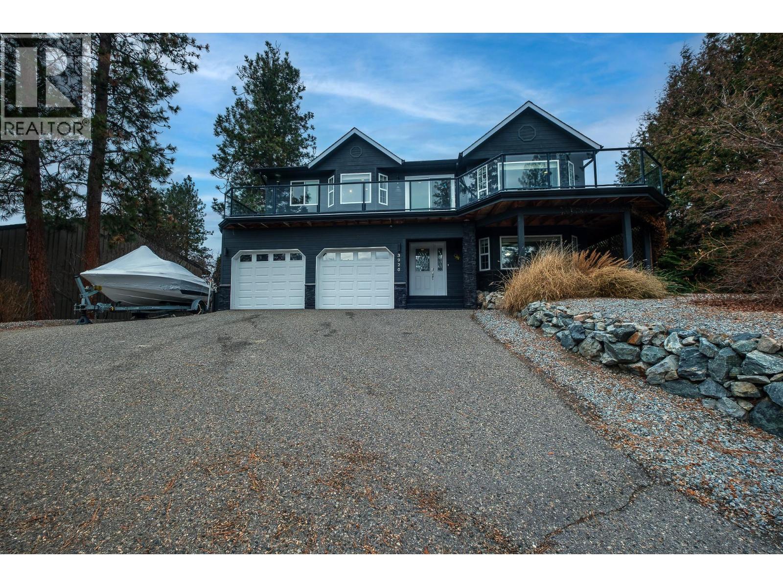  3920 Trepanier Heights Avenue, Peachland