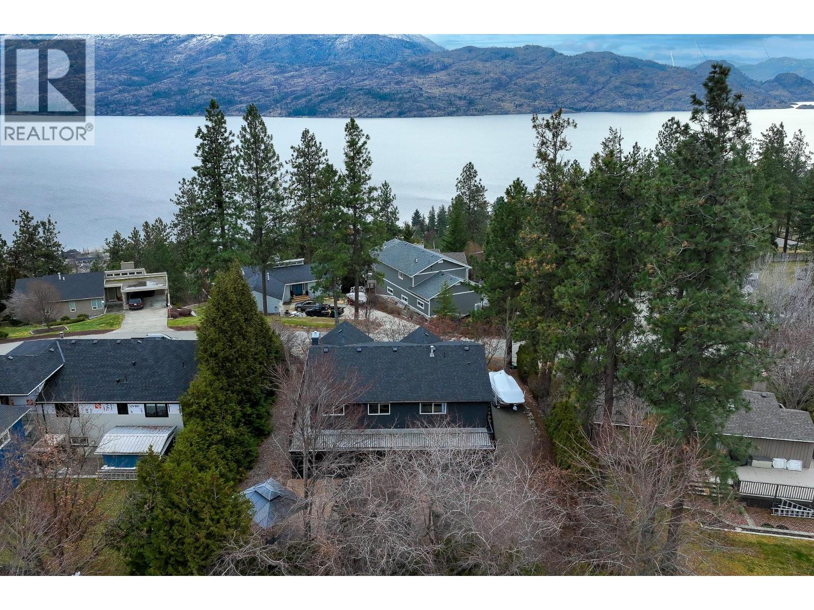  3920 Trepanier Heights Avenue, Peachland