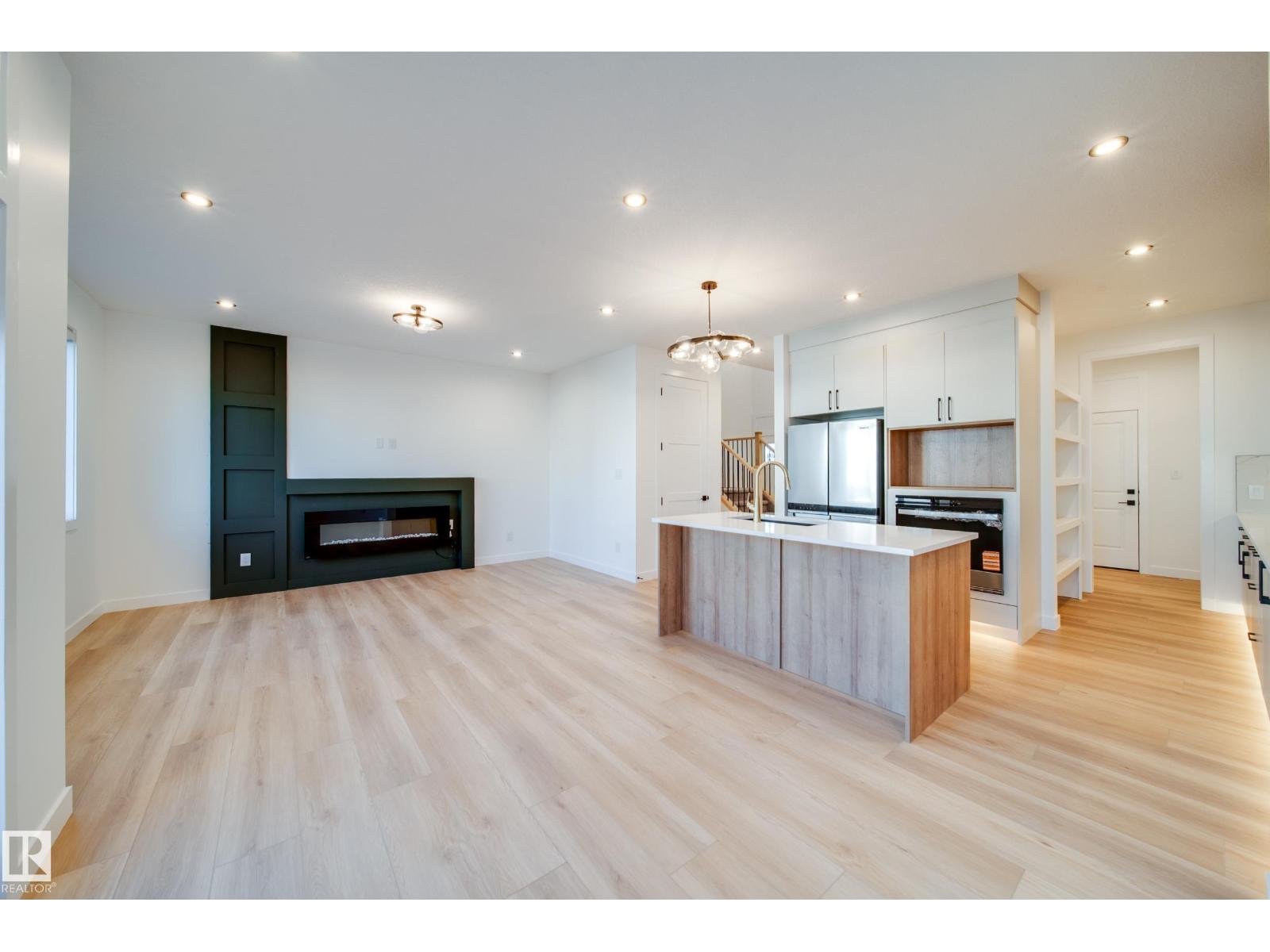 18 Blackbird BN, Fort Saskatchewan