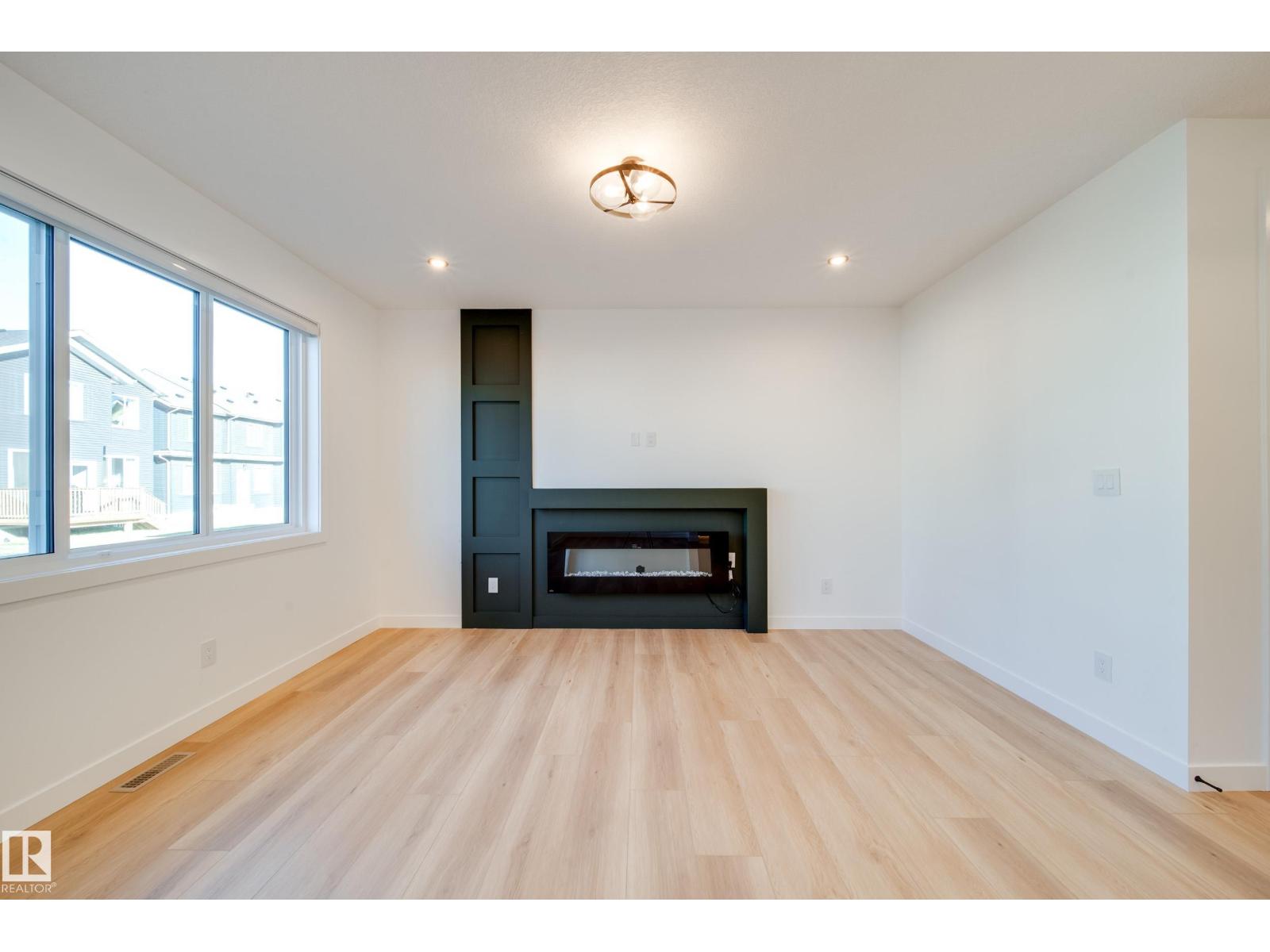 18 Blackbird BN, Fort Saskatchewan