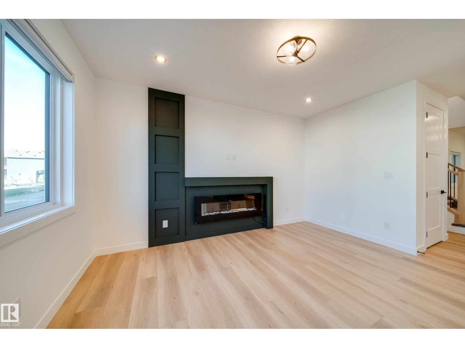 18 Blackbird BN, Fort Saskatchewan