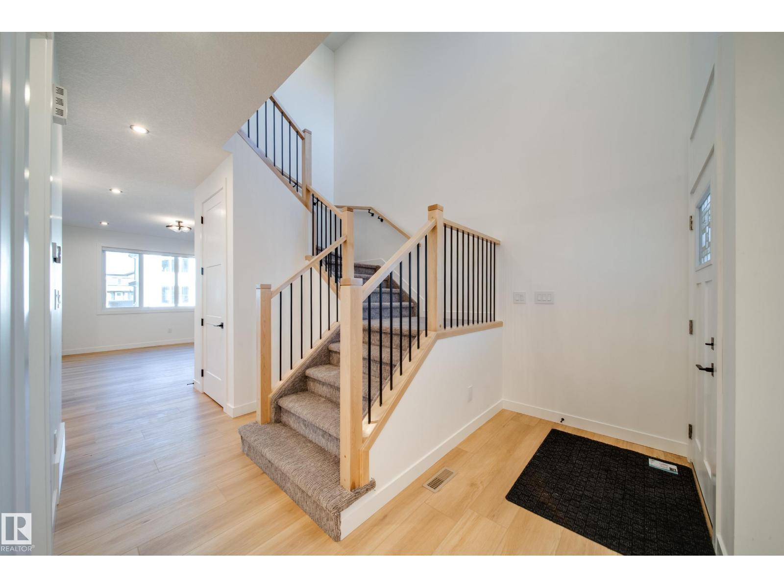 18 Blackbird BN, Fort Saskatchewan