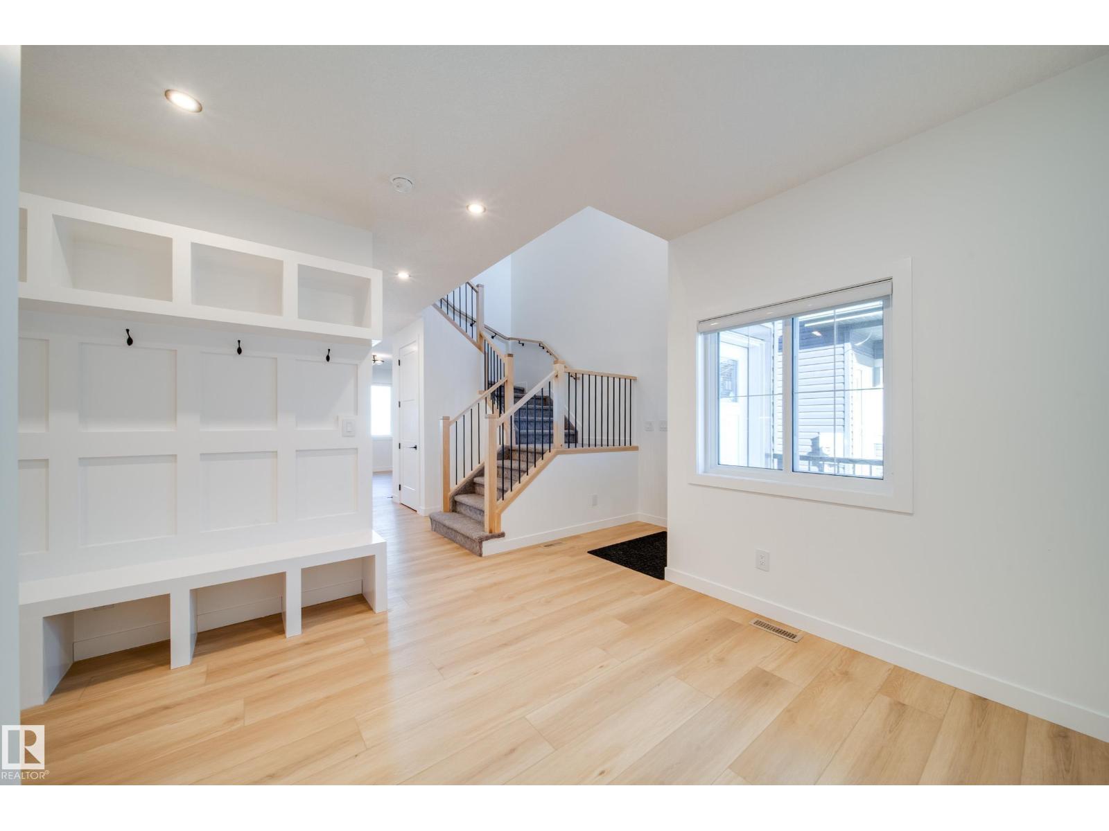 18 Blackbird BN, Fort Saskatchewan