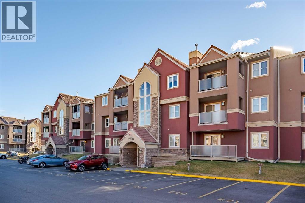 Single Family House for Sale in   Edenwold Heights NW Edgemont Calgary 