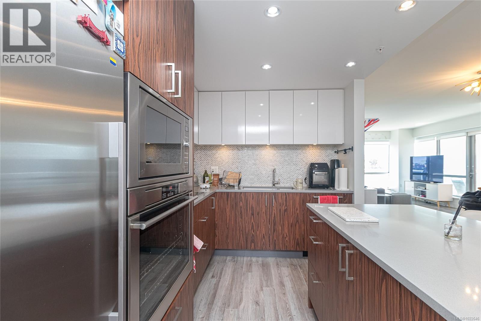 807 838 Broughton Street, Victoria