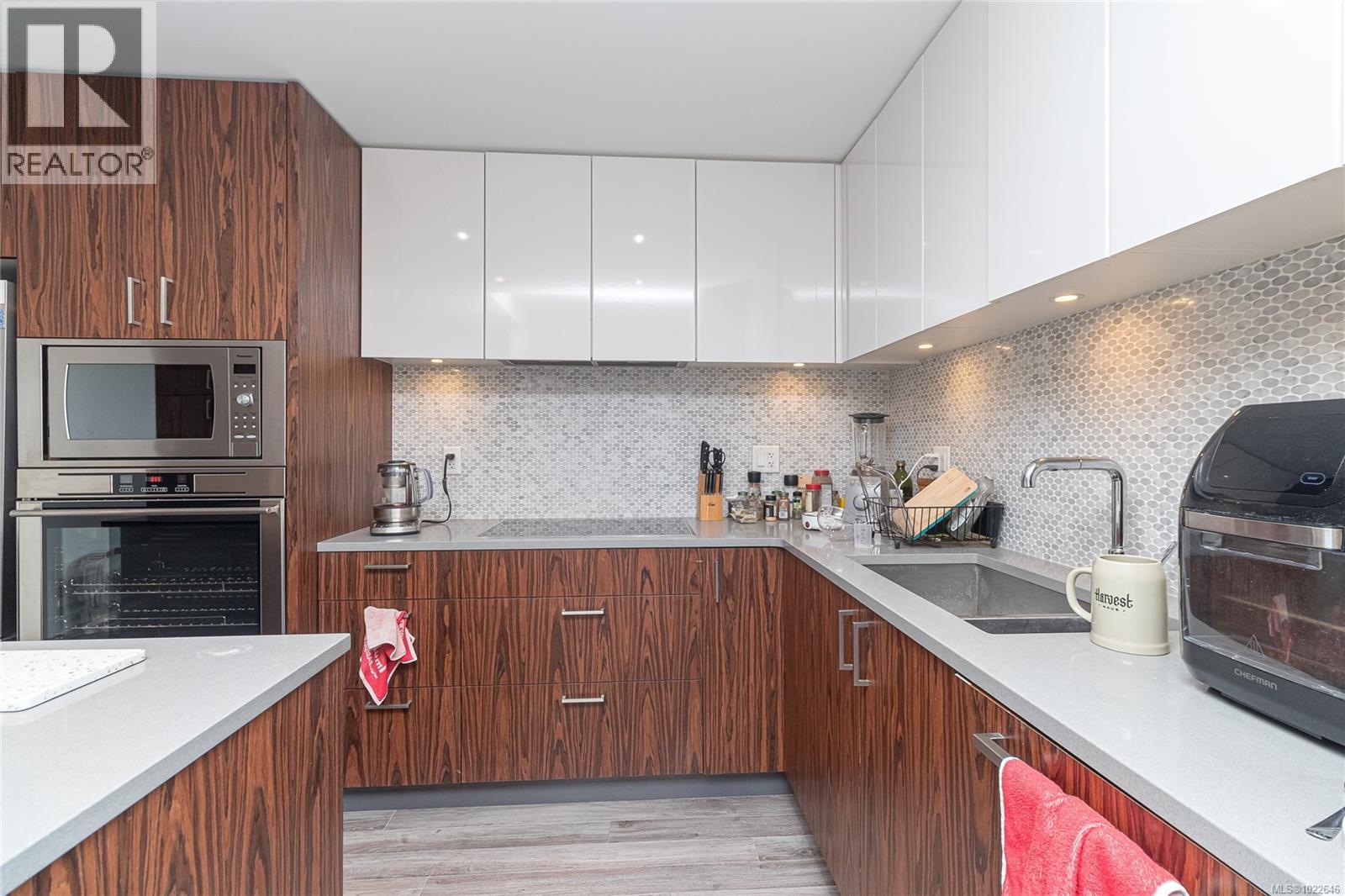 807 838 Broughton Street, Victoria